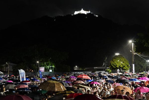 Fieis acompanham celebração de encerramento da Romaria dos Homens, na Prainha, Vila Velha por Fernando Madeira