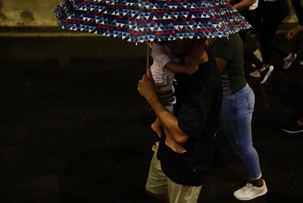 Romaria dos Homens: fiéis caminham pela Segunda Ponte por Fernando Madeira