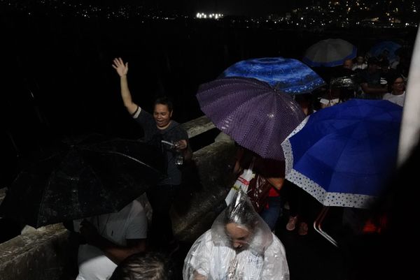 Romaria dos Homens: fiéis caminham pela Segunda Ponte por Fernando Madeira