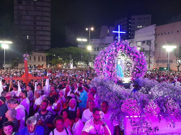 Romeiros acompanham missa antes da Romaria dos Homens por Fernando Madeira