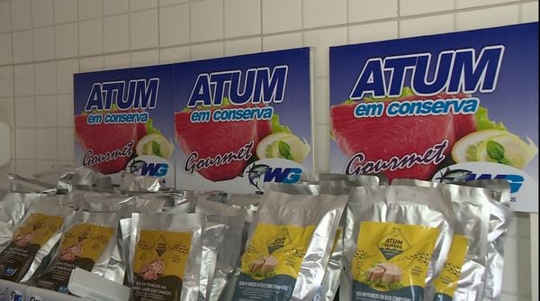 Atum em conserva de agroindústria de Itapemirim ganha selo arte por Luiz Gonçalves