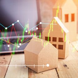 A Selic atual é de 14,75% ao ano e, apesar de sinalizações de uma possível pausa, o mercado ainda não descarta uma nova alta neste mês