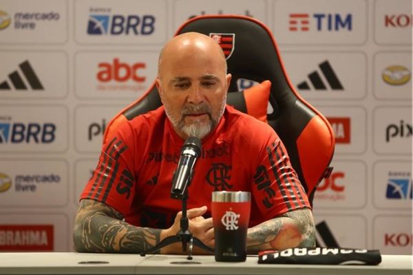 Jorge Sampaoli foi oficialmente apresentado pelo Flamengo nesta segunda-feira (17)