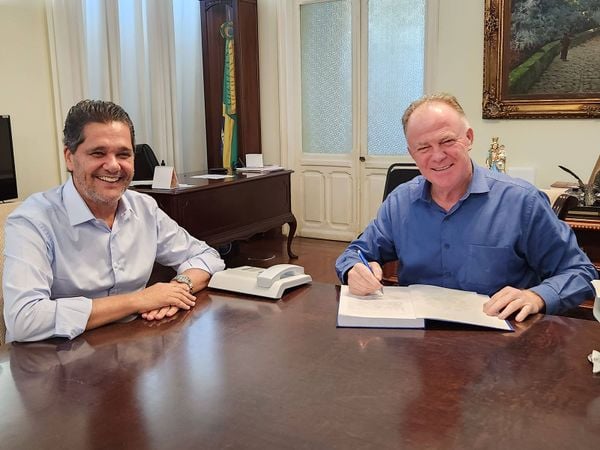 Ricardo Ferraço e Renato Casagrande: transferência de cargo