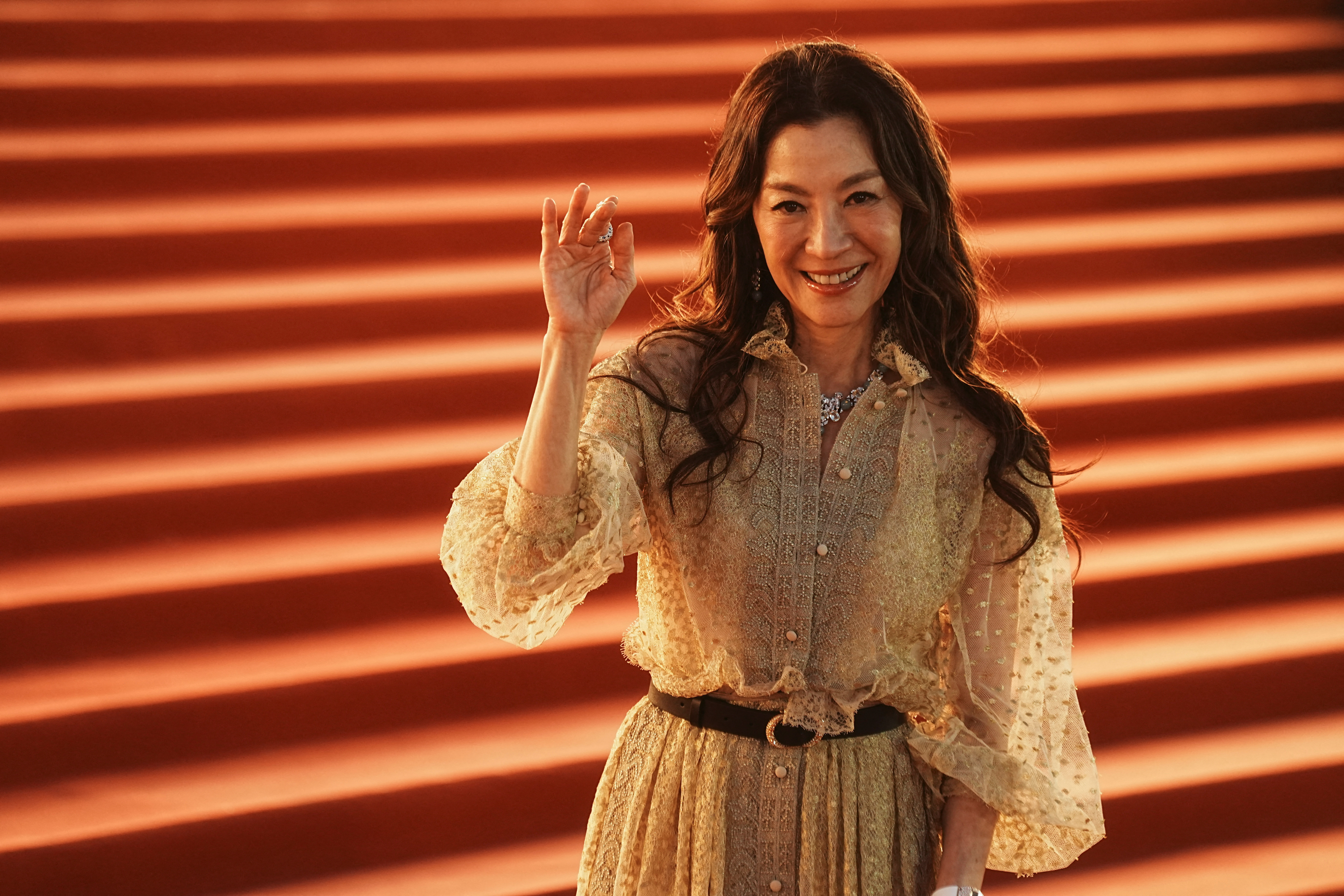 Michelle Yeoh mostra ao mundo o poder do kung fu em filme - 14/03/2023 -  Folhinha - Folha