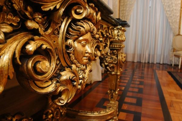 Móveis do Salão Dourado do Palácio Anchieta por Carlos Alberto Silva