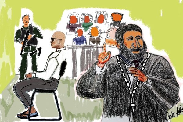 Repórter fotográfico Carlos Alberto Silva desenhou alguns dos principais momentos do júri popular que levou à condenação de Georgeval Alves a 146 anos de prisão