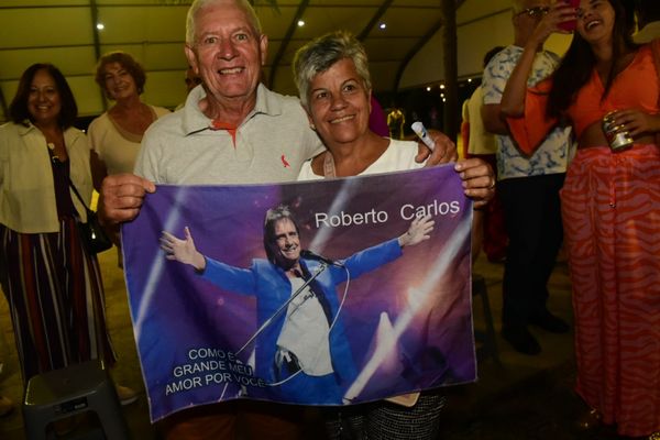 Sebastião Fraga (68) e Marina Fraga (63) vieram de Santana de Manhuaçu (MG) para ver o show de Roberto Carlos em Vitória (ES)