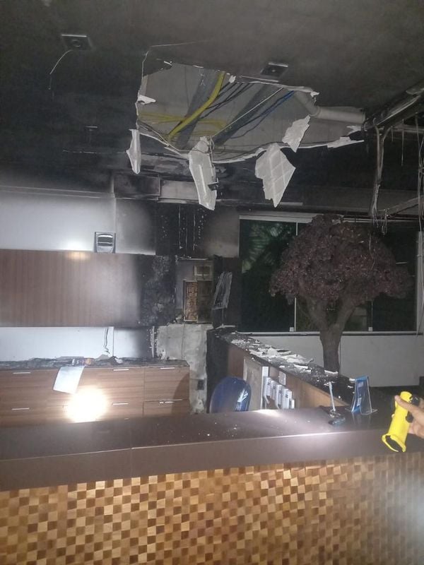 Incêndio atinge hotel em Conceição da Barra por Divulgação