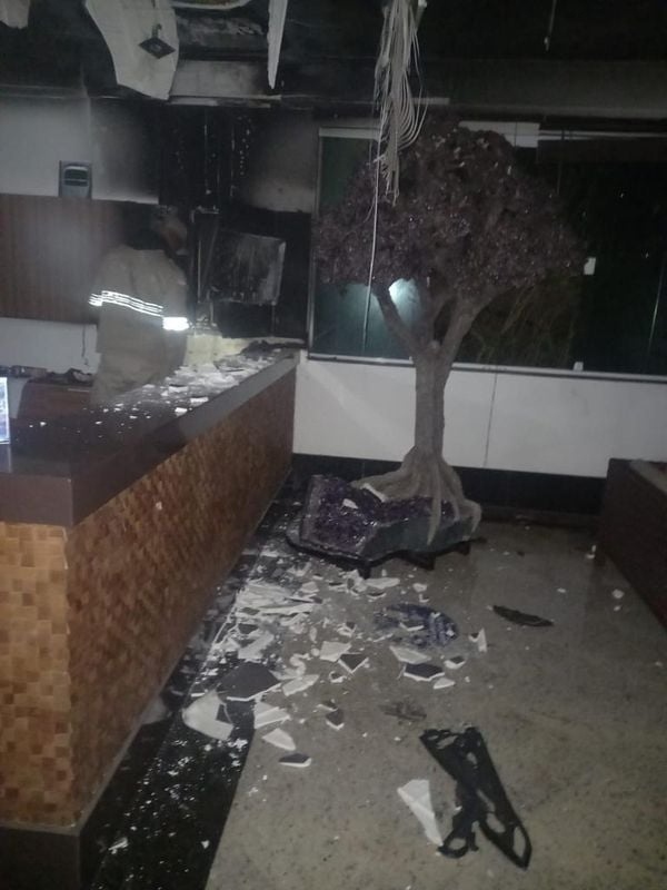 Incêndio atinge hotel em Conceição da Barra por Divulgação