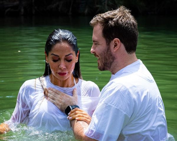 Maíra Cardi ficou noiva no mesmo dia em que se batizou na religião evangélica
