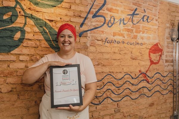 Amanda de Queiroz, pizzaiola da Bontà Forno e Cucina, em Vila Velha, certificada pela AVPN