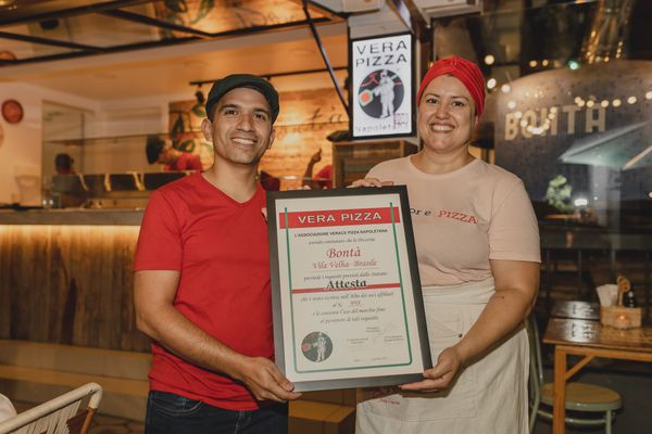 Carlos Iezzi e Amanda de Queiroz, proprietários da pizzaria Bontà, certificada pela AVPN