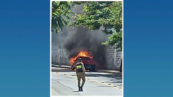 Corpo de Bombeiros informou que enviou uma equipe ao local e disse que as chamas foram controladas, segundo a corporação, ninguém se feriu