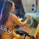 Pamela Reis chamou atenção nas redes sociais após pintar um casamento ao vivo pela primeira vez