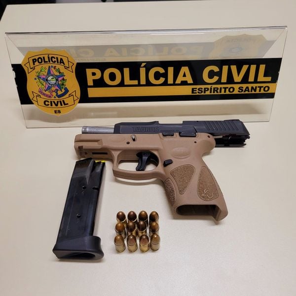 Arma do militar foi recuperada 