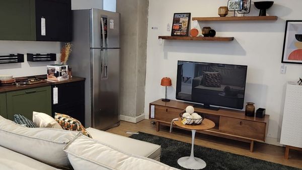 Interior da loja Tok&Stok em Santa Lúcia, Vitória por Felipe Sena