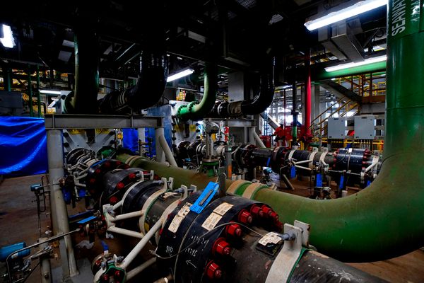  Anita Garibaldi, navio-plataforma da Petrobrás no Estaleiro Jurong, em Aracruz por Fernando Madeira