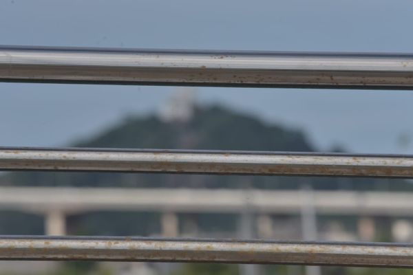 Guarda-corpos da Ilha do Frade, em Vitória, apresentam sinais de ferrugem por Ricardo Medeiros