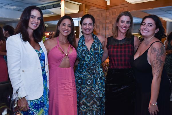  Livia Fortes, Renata Araujo,  Claudia Santos,  Sophia Porto e Julia Santos 