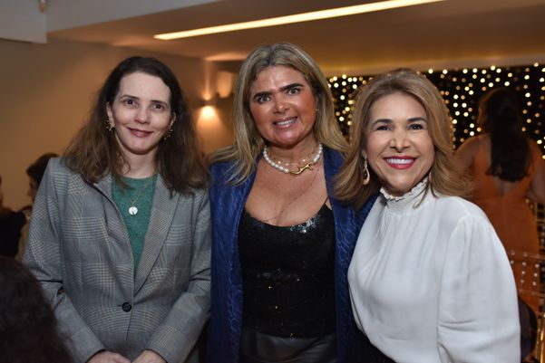 Mara Tavares,  Nubia Almeida e Deborah Fabris