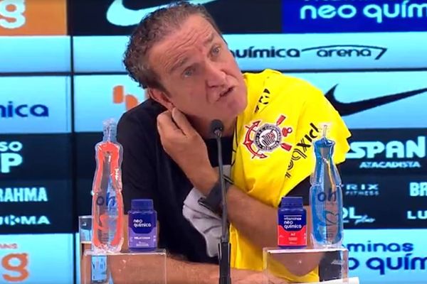 Cuca deixa Corinthians após breve pronunciamento: passagem durou apenas dois jogos