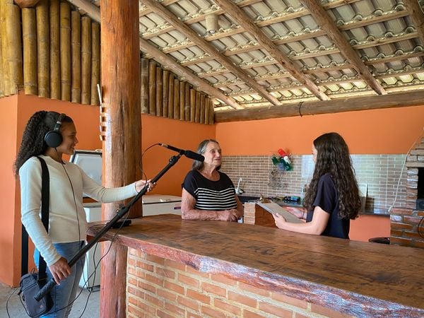 Estudantes lançam podcast com histórias dos avós em Vargem Alta  por Rickson Moura