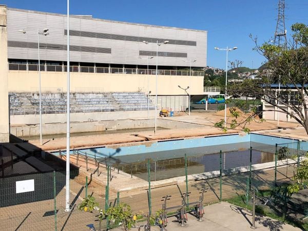 Duas piscinas do Tancredão, em Vitória, ainda estão fechadas para reformas