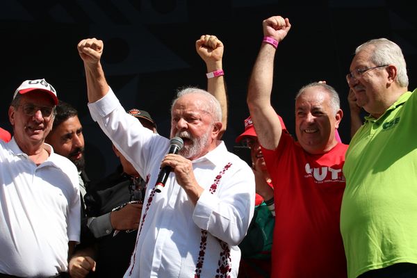 O presidente da República, Luiz Inácio Lula da Silva, participa do ato unificado das centrais sindicais CUT, Força Sindical, CTB, UGT, Intersindical, CSB, Nova Central e Pública em comemoração ao dia dos trabalhadores e das trabalhadoras, com o lema Emprego, Renda, Direitos e Democracia, no Vale do Anhangabaú. 