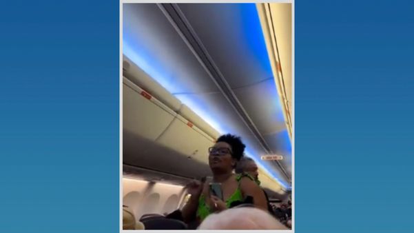 Pesquisadora Samantha Vitena foi expulsa de voo da Gol e acusa empresa de racismo