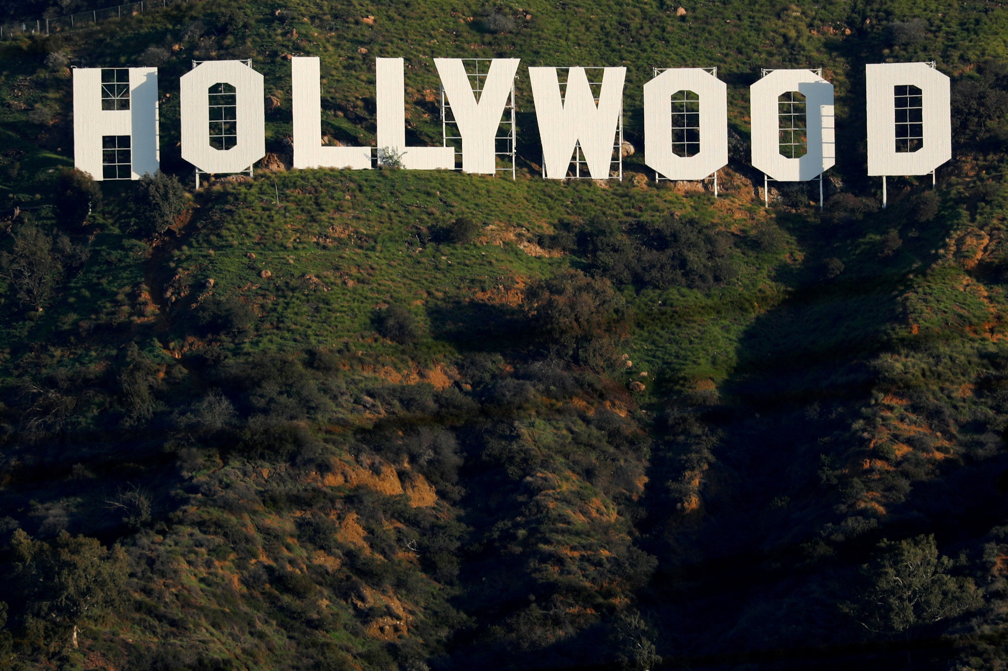 Símbolo da indústria cinematográfica em Los Angeles passou por períodos de decadência até virar plano de fundo em filmes