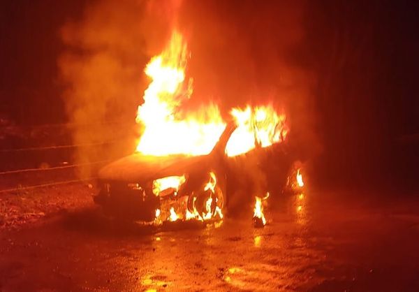 Carros usado no crime foi incendiado em Itapemirim