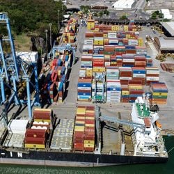 Desde que taxação de 50% sobre produtos brasileiros foi anunciada, ocorreu a suspensão do envio de ao menos 1.500 contêineres do Espírito Santo para os EUA