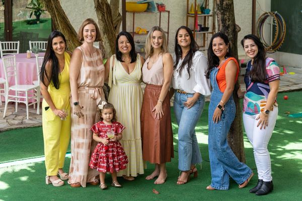 Cris, Gabi, Camila, Priscila, Aryana, Karol e Carla