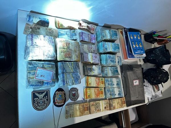 PF faz operação contra tráfico internacional de drogas no ES e em sete estados por Policia Federal