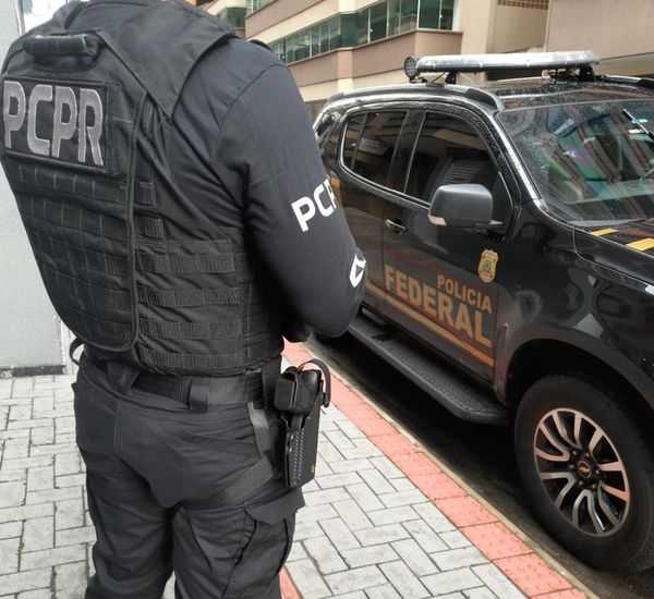 PF faz operação contra tráfico internacional de drogas no ES e em sete estados por Policia Federal