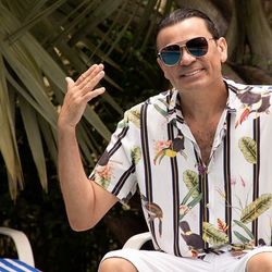 O cantor Frank Aguiar