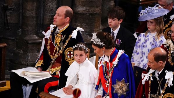 Bastidor da família real em nova obra mostra que futuros monarcas não gostaram das declarações do príncipe Harry e Meghan Markle na entrevista concedida a Oprah Winfrey, em 2021