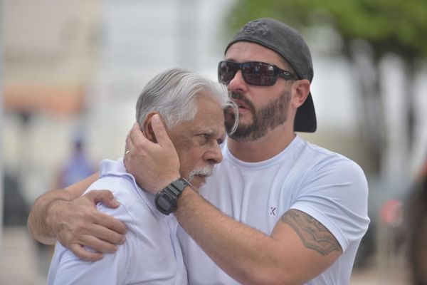 Familiares e amigos do músico Guilherme Rocha realizam manifestação contra a violência por Ricardo Medeiros