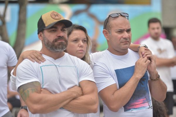Familiares e amigos do músico Guilherme Rocha realizam manifestação contra a violência por Ricardo Medeiros