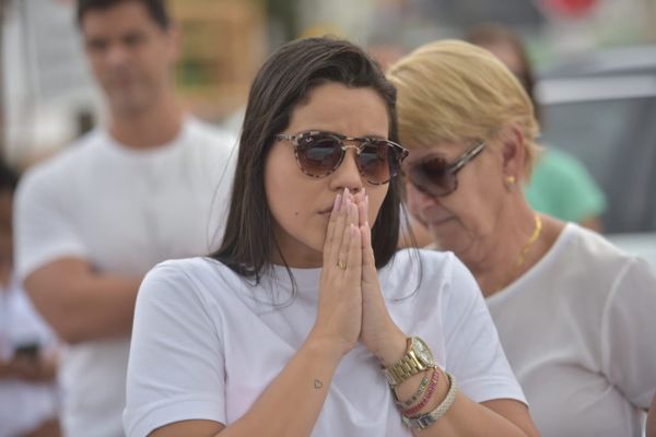 Familiares e amigos do músico Guilherme Rocha realizam manifestação contra a violência por Ricardo Medeiros