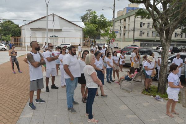 Familiares e amigos do músico Guilherme Rocha realizam manifestação contra a violência por Ricardo Medeiros