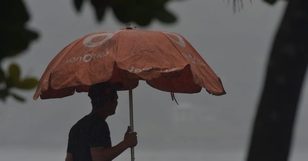 Avisos de diferentes institutos indicam uma mudança no tempo neste fim de semana, com chuvas e ventos fortes, além de risco de cortes de energia e alagamentos