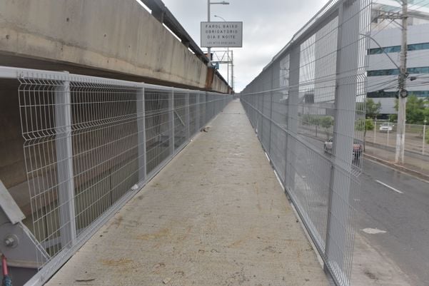 Rampa de acesso à ciclovia da Terceira Ponte sentido Vitória a Vila Velha