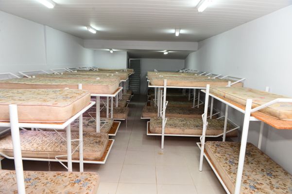 Dormitório do Centro de Treinamento Jayme Navarro de Carvalho por Fernando Madeira