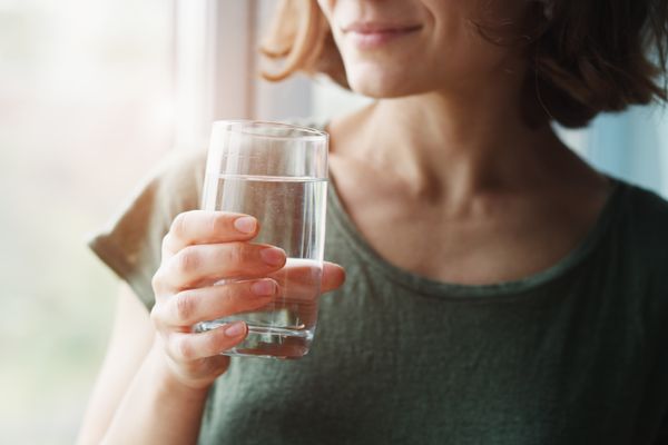 sintomas de que você não está bebendo água suficiente