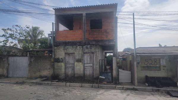 Valderli residia nesta casa, no mesmo bairro de Michelly