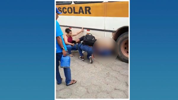 Homem é atropelado por ônibus escolar em Linhares
