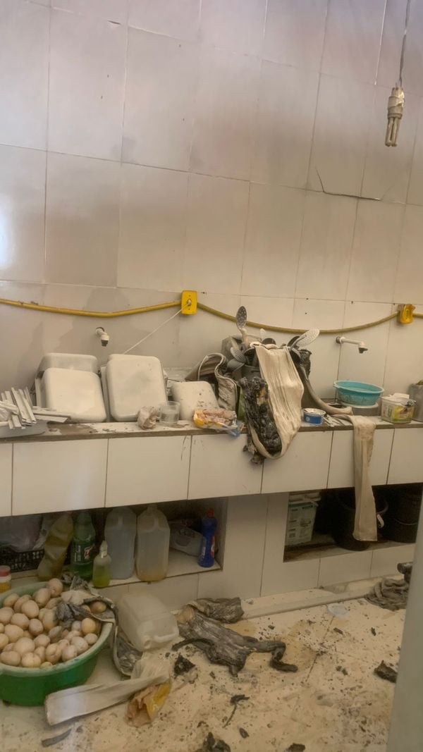 Incêndio destrói restaurante em Cachoeiro de Itapemirim por Corpo de bombeiros 