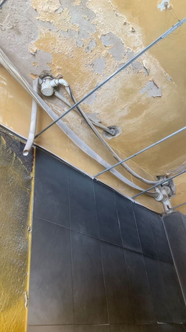 Incêndio destrói restaurante em Cachoeiro de Itapemirim por Corpo de bombeiros 